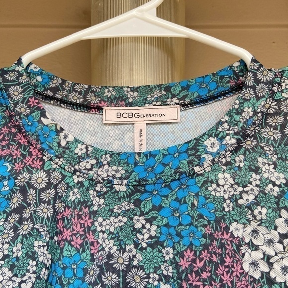 BCBGENERATION women's printed mesh round neck t-Shirt - Picture 4 of 6